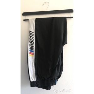 Windbreaker bottom